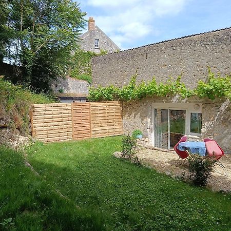 Logement Entier Dans Village Calme 吉维瓦尔 外观 照片