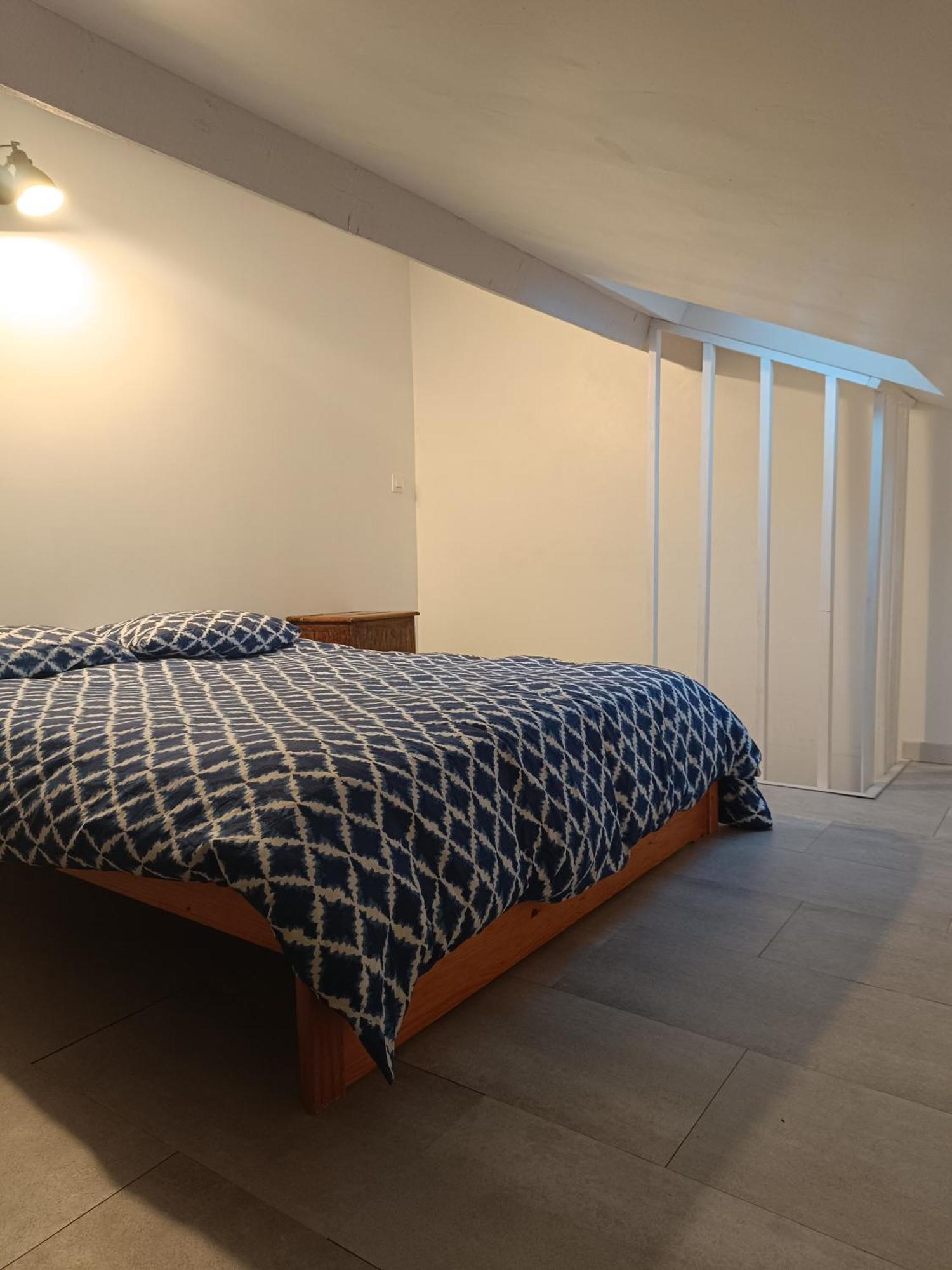 Logement Entier Dans Village Calme 吉维瓦尔 外观 照片